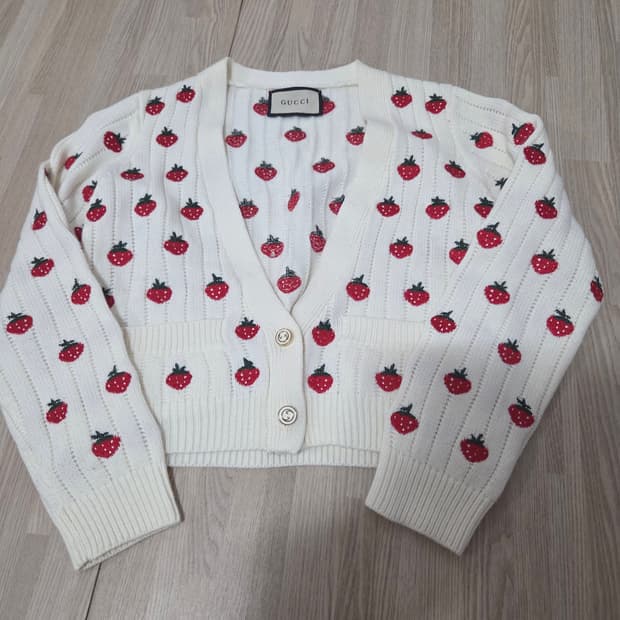 구찌 딸기 가디건 S