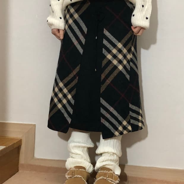 빈티지 블랙 체크 패턴 롱 스커트