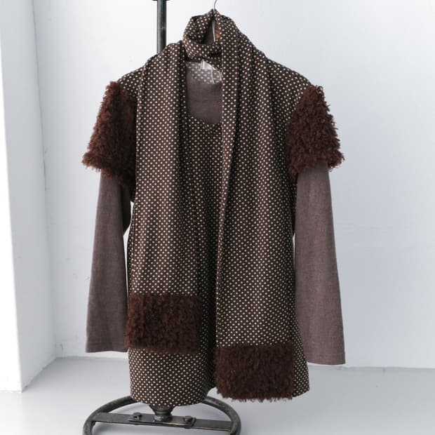 dot layerd long sleeve + dot muffler