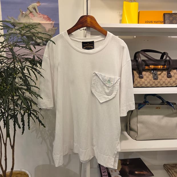 비비안웨스트우드  포켓 오버핏 티셔츠