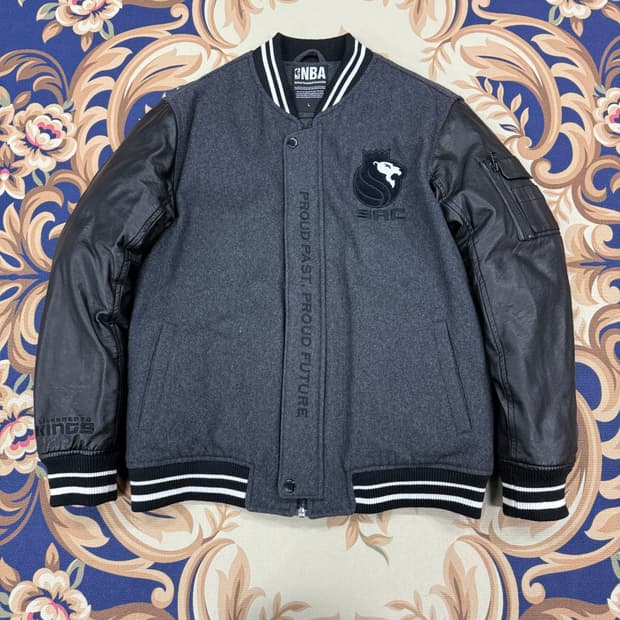 (L)NBA 세크라 멘토 킹즈 다운 울 바시티 자켓