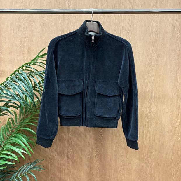 랑방 하이넥 집업 자켓 클래식 미니멀 벨벳 원단 니트 시보리 디테일 블랙