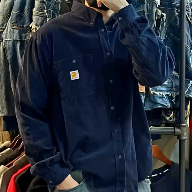 칼하트 네이비 색상 셔츠 