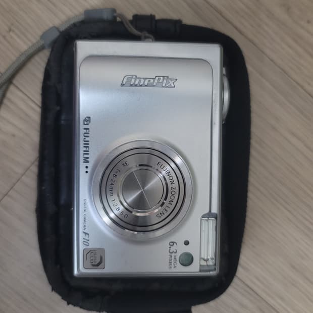Fujifilm FinePix F10