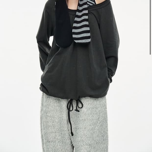 세릭 라운드헴스트링탑 차콜 새상품