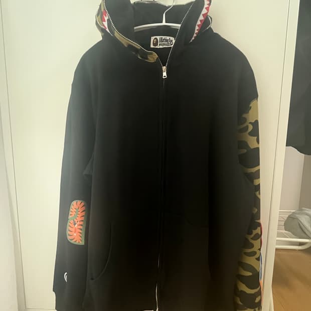 베이프 반카모 후드집업