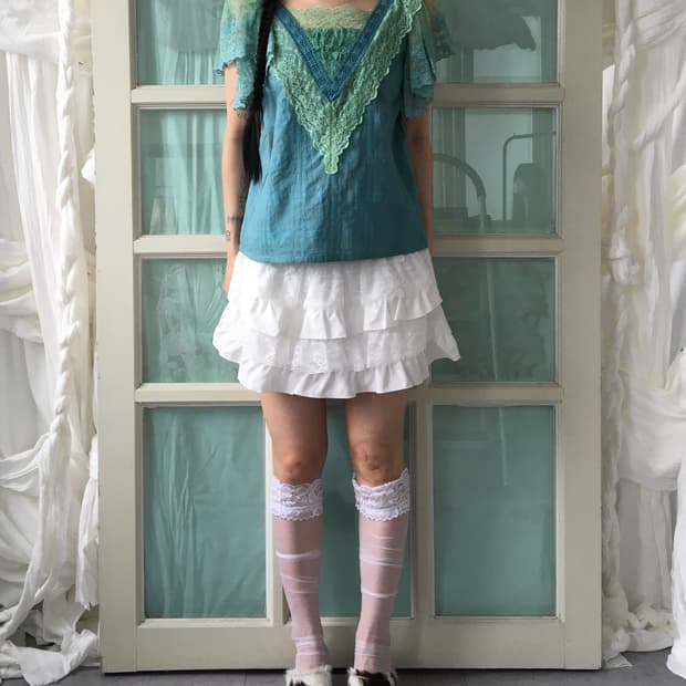 Lace trimming frill puff top