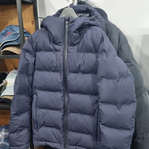 유니클로 심리스패딩 90~95(s) 가슴단면52 상태7/10