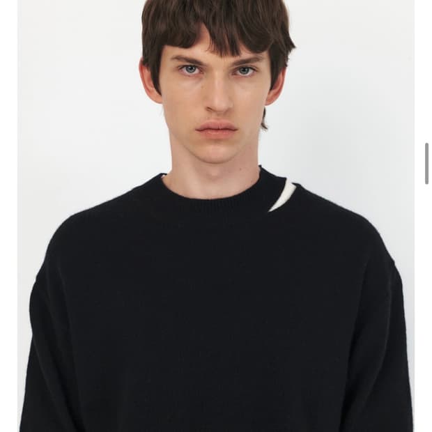 [WINDER] SLIT YAK SWEATER - BLACK