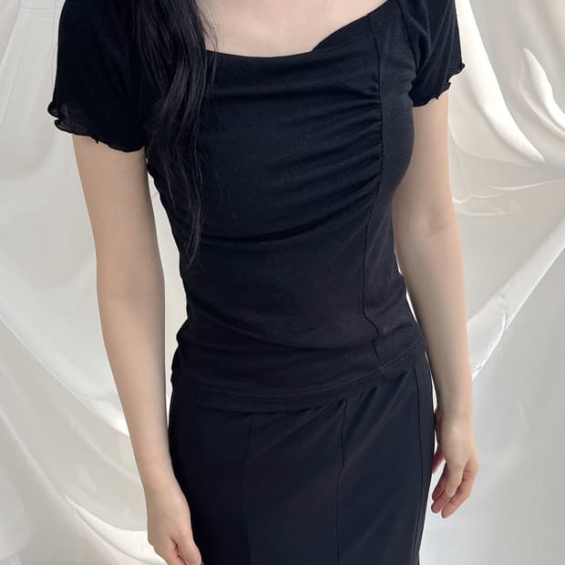 au milieu de one shirring feminine top