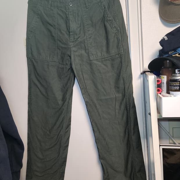 무신사 스탠다드 레플리카 퍼티그 팬츠 카키 32