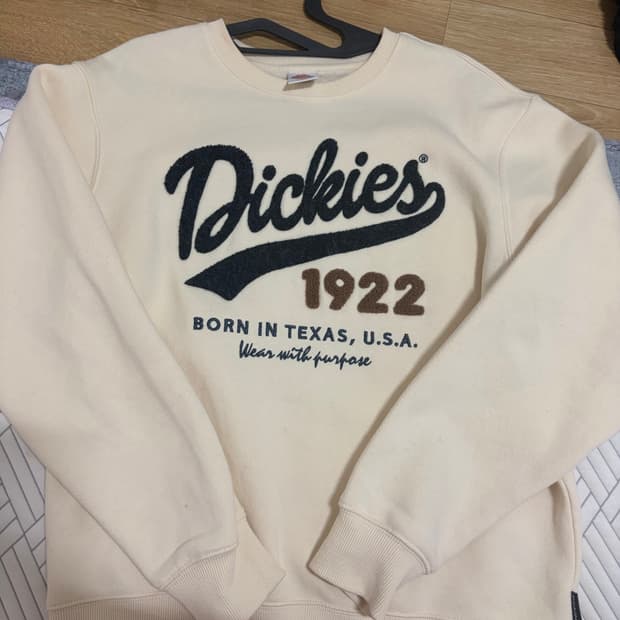 디키즈 아이보리 맨투맨 S