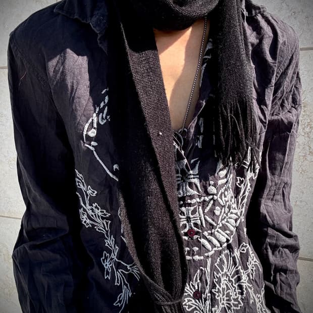 “Vintage” Black Scarf