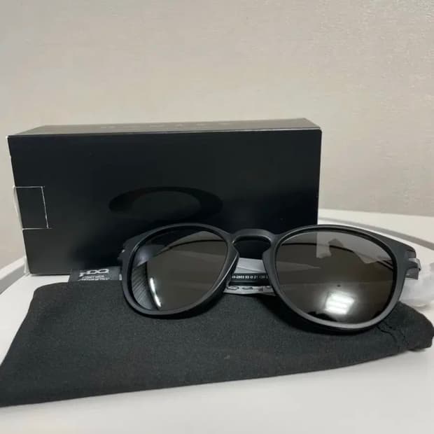 오클리 LATCH 블랙 편광선글라스