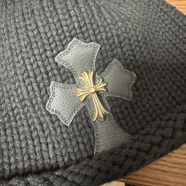 크롬하츠 크로스참 비니