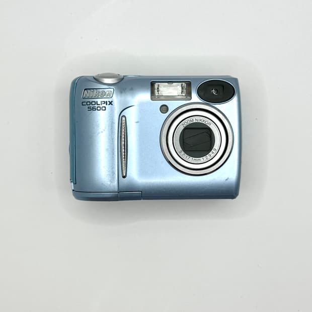 📷 Nikon COOLPIX 5600 메탈블루