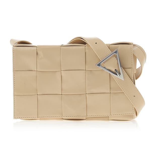 보테가베네타 카세트백 포린지 색상