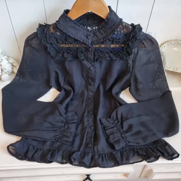 앙크루즈 시스루 레이스 하이넥 블라우스 고스 로리