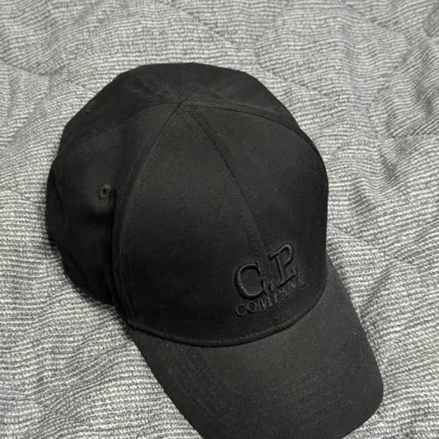 Cp컴퍼니 블랙 볼캡(free size) 고글x