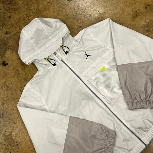 [정품/L] 조던 화이트 후드 바람막이 자켓 b15