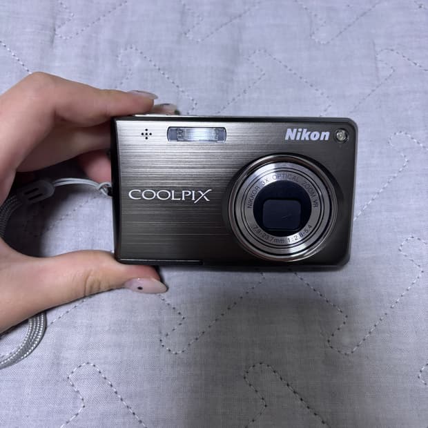 니콘 쿨픽스 s700