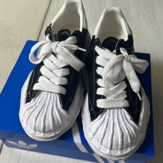 미하라 야스히로 블레이키 스니커즈 42 (260~270)