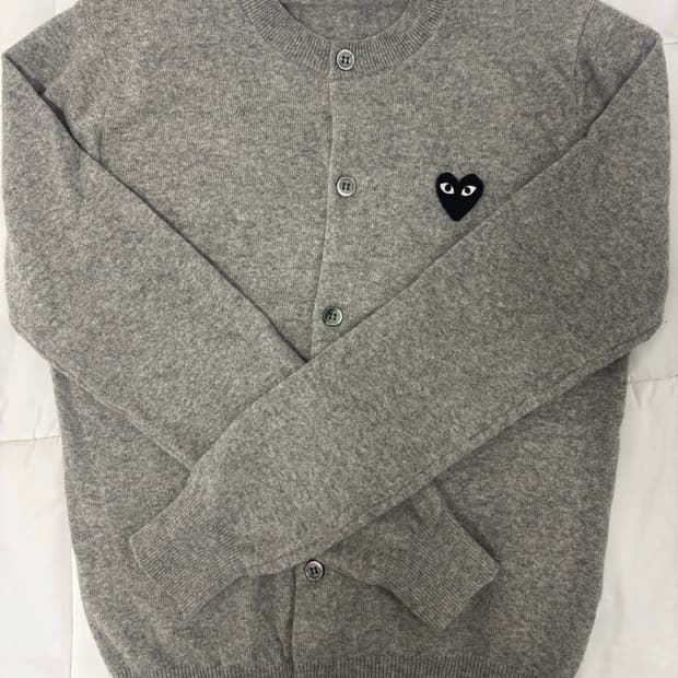 꼼데가르송 Black Heart Wappen Cardigan - Grey