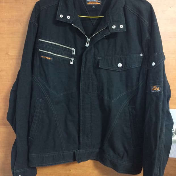 지퍼 디테일 블랙 데님 자켓