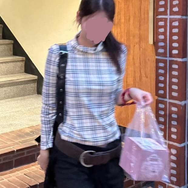 버버리 체크 터틀넥 롱슬리브