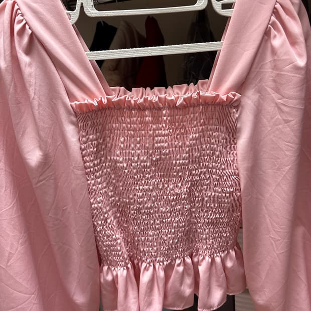 핑크색 블라우스