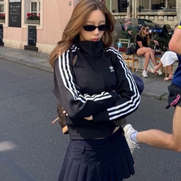 아디다스 아디컬러 니트 탑 (IY7278)