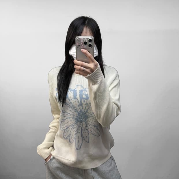 마르디메크르디 플라워 그래픽 니트