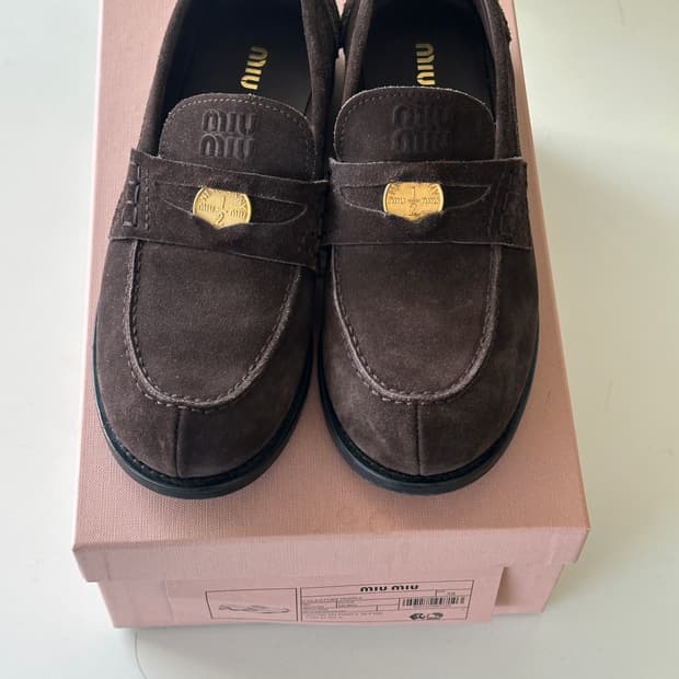 미우미우페니로퍼 38 / 거의새상품 