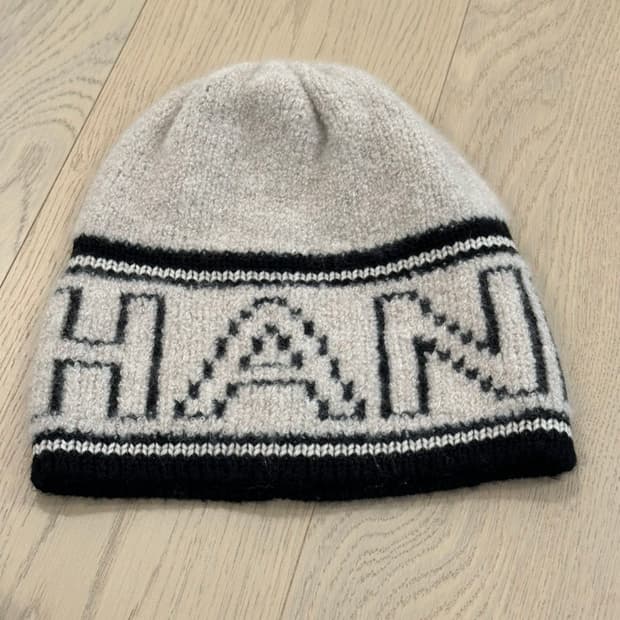 샤넬 캐시미어 레터링 비니