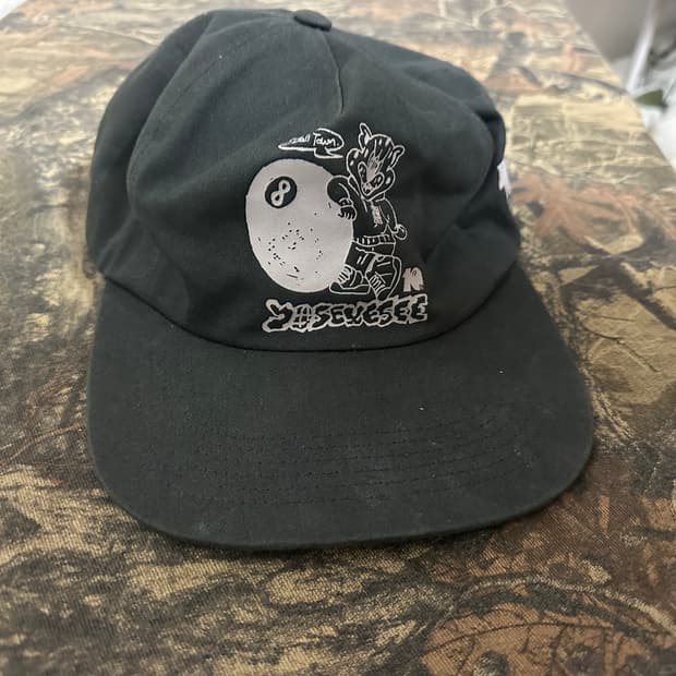 예스아이씨 에잇볼타운 모자