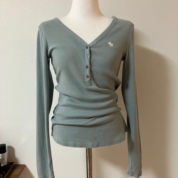 아베크롬비 스냅버튼 롱슬리브티셔츠 y2k