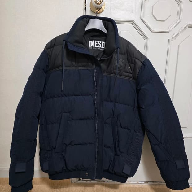 디젤 21FW 패딩 네이비 L