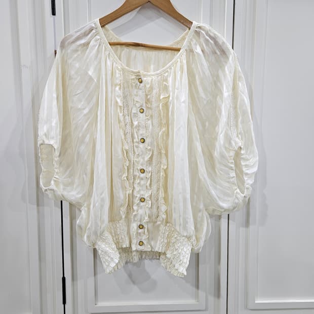 엑시즈팜 블라우스