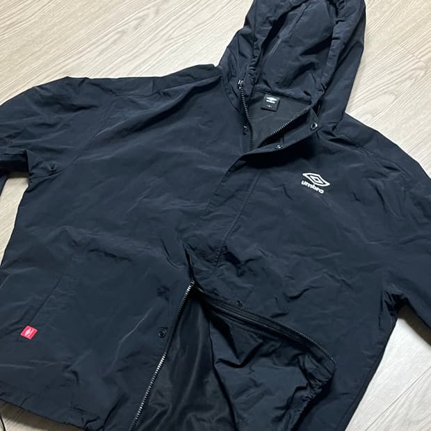 엄브로 투웨이 바람막이