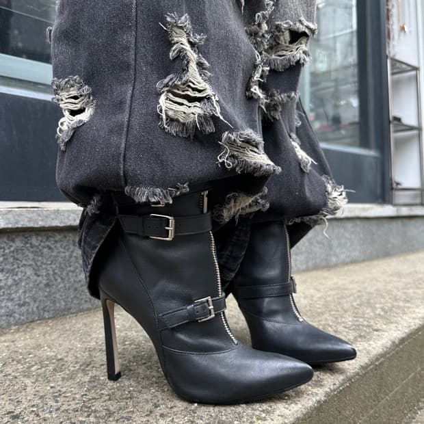 00s 게스 가죽 모토 하네스 포인트 부츠