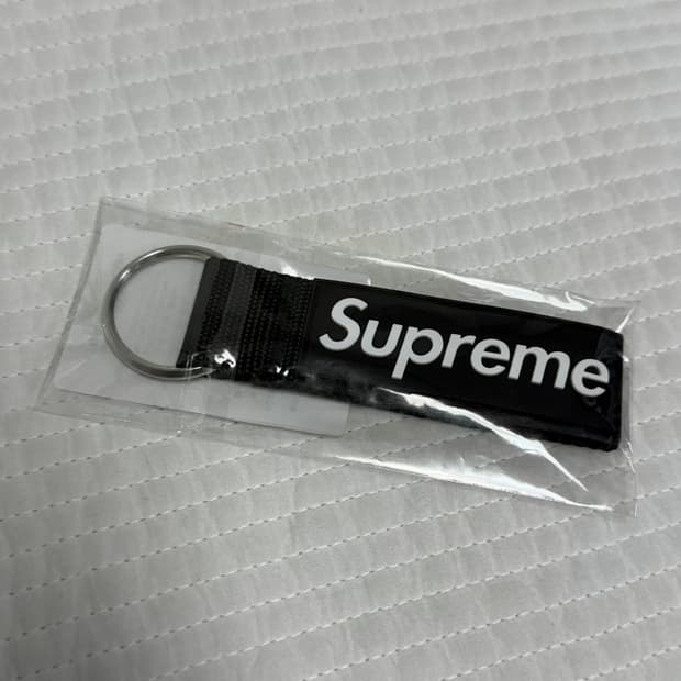 [FREE] 슈프림 26ss 웨빙 키체인 블랙