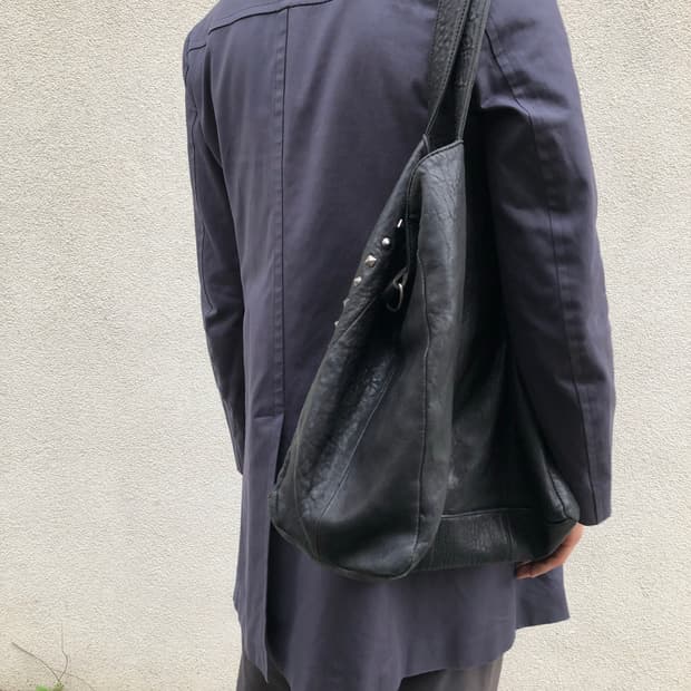 이탈리안 레더 스터드 숄더백