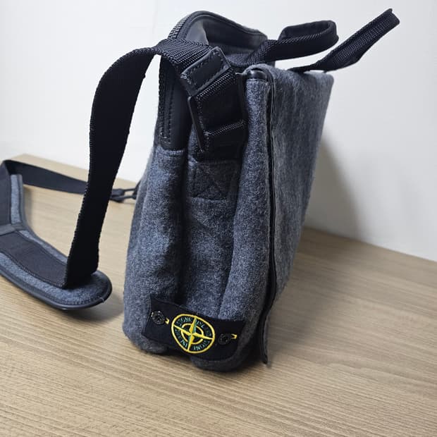 스톤아일랜드 와펜 메신저백