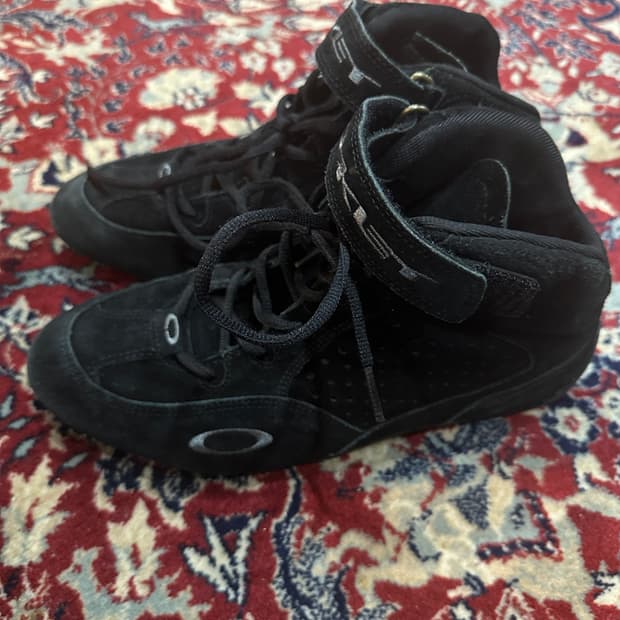 오클리 레이싱 디비전 스니커즈 270