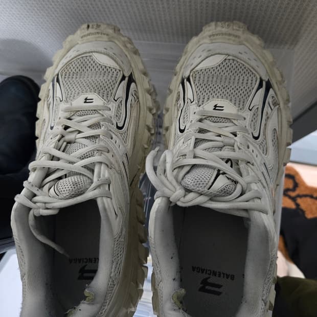 발렌시아가 디펜더 43