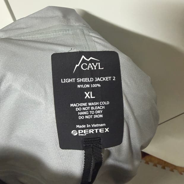 케일 라이트쉴드자켓2 블랙 XL판매합니다.