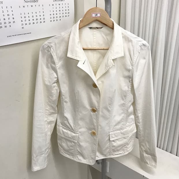 버버리 화이트 코튼 자켓