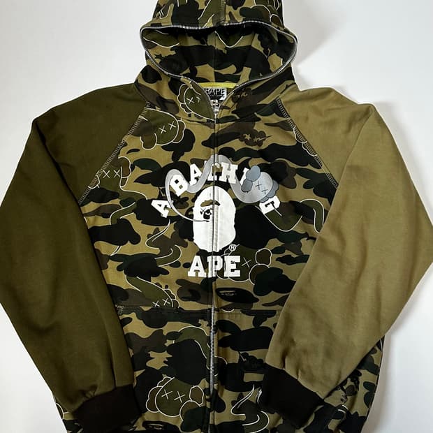 베이프  KAWS 카모 콜라보 후드집업