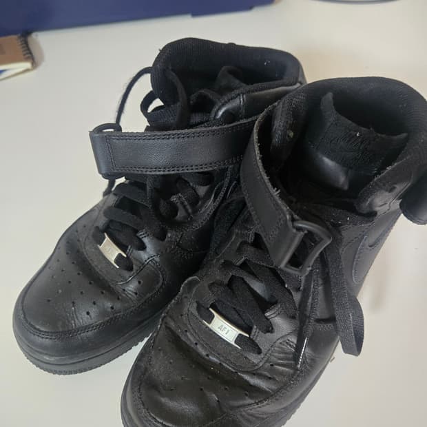 에어포스 미드 블랙 260