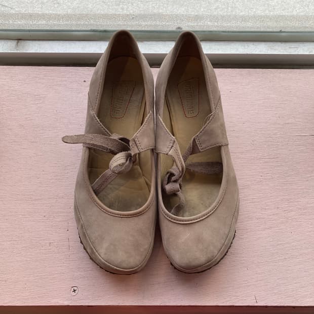 클락스 Clarks 스웨이드 리본 메리제인